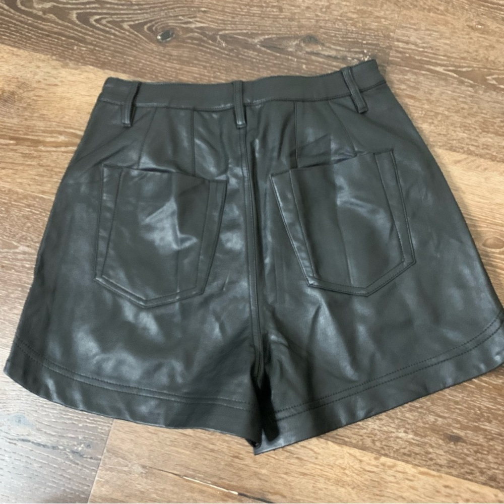 Free people Womens black faux leather button fly high waist shorts 6 NWT - Picture 6 of 9